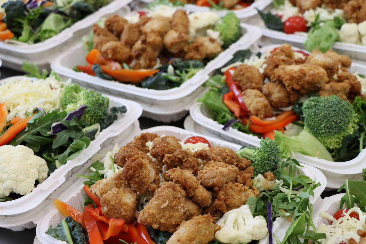 grab and go salads with chicken